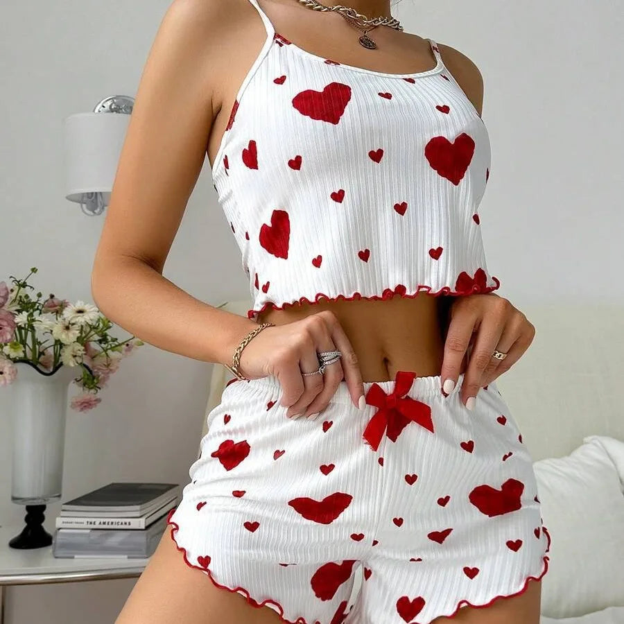 Conjunto de Pijama Feminino 2 Peças – Regata Cropped e Shorts com Estampa de Coração