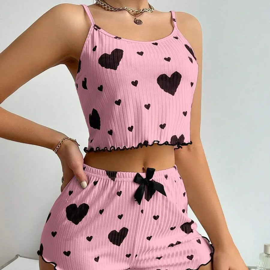 Conjunto de Pijama Feminino 2 Peças – Regata Cropped e Shorts com Estampa de Coração