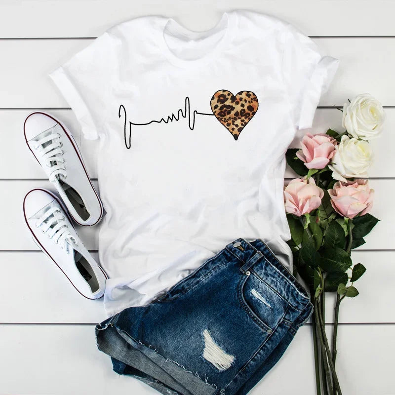 Camiseta Feminina Estampada 90's Leopard Heartbeat