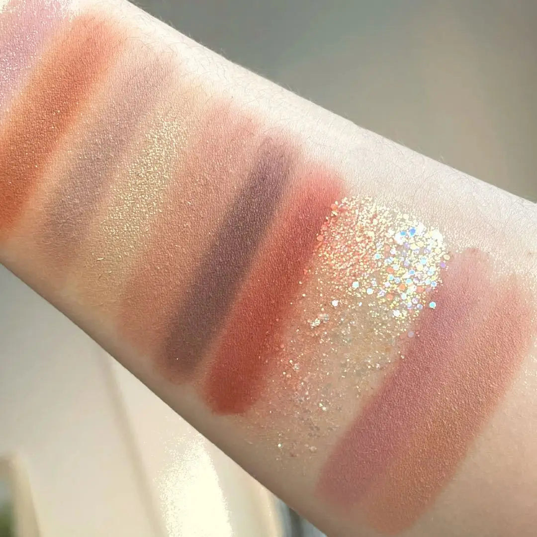 Paleta de Sombras 26 Cores – Matte, Iluminador e Blush