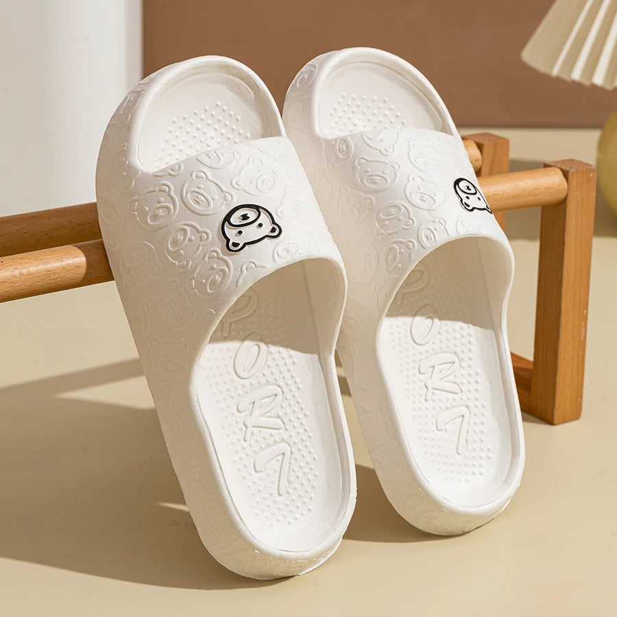 Chinelo Estilo Verão com Estampa de Ursinho