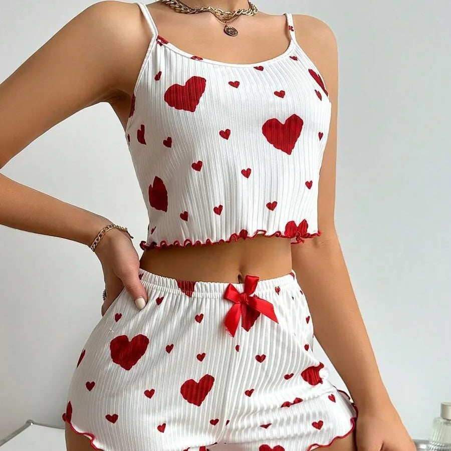 Conjunto de Pijama Feminino 2 Peças – Regata Cropped e Shorts com Estampa de Coração