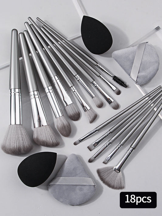 Kit de Maquiagem 18 Peças – 14 Pincéis Profissionais + 2 Esponjas Gota + 2 Esponjas Triangulares