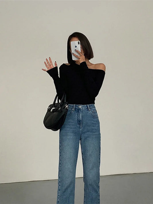 Blusa Feminina Ombro Caído Assimétrico – Slim Fit com Manga Longa