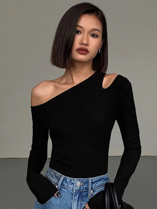 Blusa Feminina Ombro Caído Assimétrico – Slim Fit com Manga Longa